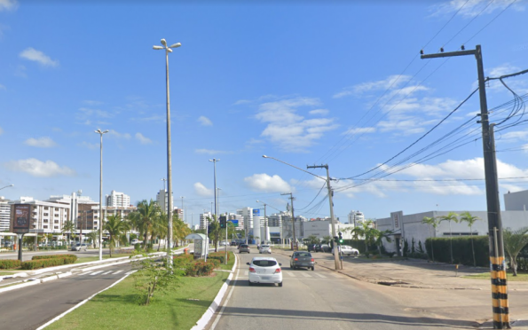 Homem é flagrado furtando fiação elétrica na Coroa do Meio, em Aracaju