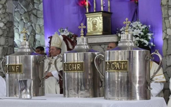 Missa dos Santos Óleos é celebrada em Aracaju 