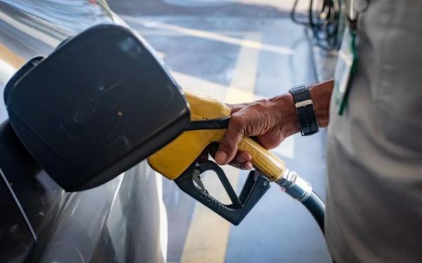 Preços da gasolina e do etanol recuam pela primeira vez em 2023