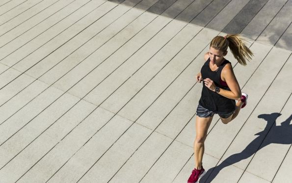 Sutiã correto pode melhorar em 7% o desempenho na corrida, diz estudo