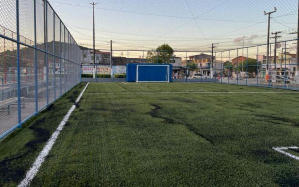 Comunidade do bairro Industrial, em Aracaju, ganha quadra multiesportiva