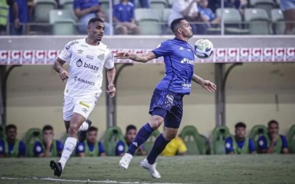 Cruzeiro vence Santos e assume a liderança do Campeonato Brasileiro