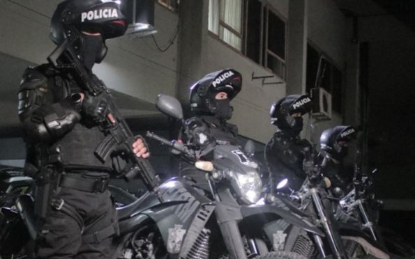 Motociclista fura bloqueio da PM e acaba preso em Aracaju
