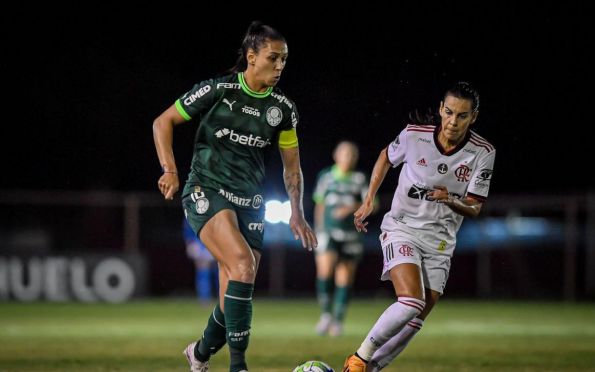 Palmeiras vence Flamengo para assumir liderança do Brasileiro Feminino