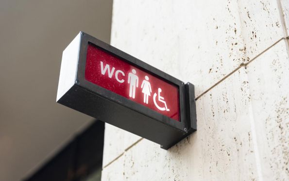 Restrição de ida ao banheiro durante trabalho é inconstitucional, diz advogada