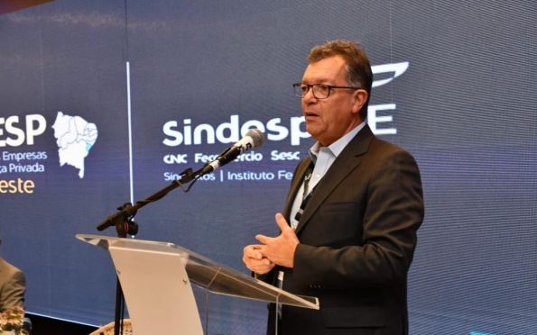 Senador Laércio Oliveira discursa sobre reforma tributária no Enesp