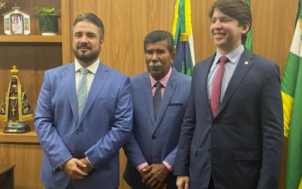 Bigode do Santa Maria toma posse como vereador de Aracaju