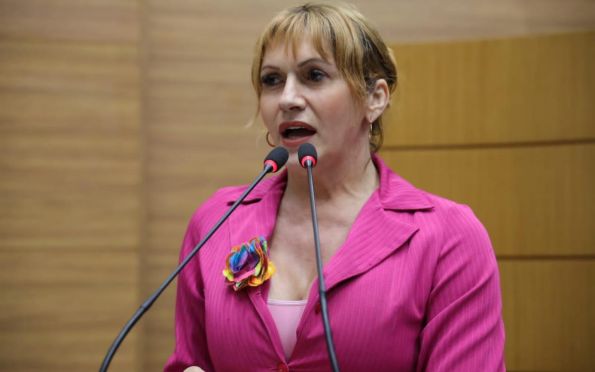 Deputada Linda Brasil sofre ataques e ameaças de morte 