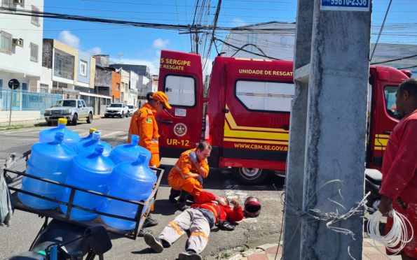 Homem fica ferido após colisão entre motocicletas no centro de Aracaju