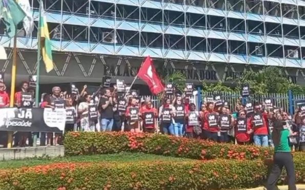 Servidores públicos protestam em Aracaju contra mudanças no Ipesaúde 