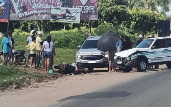 Colisão entre carro e moto deixa uma pessoa gravemente ferida em Itabaiana