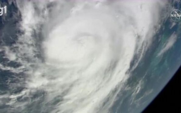 Catastrófico, furacão Idalia chega à Flórida e 400 voos são cancelados