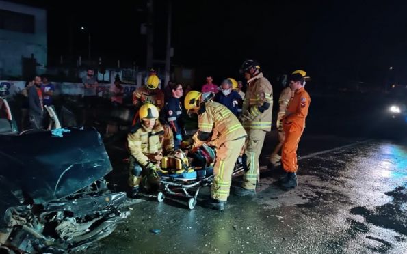Homem é resgatado de ferragens após acidente na BR-101, no sul sergipano
