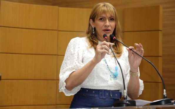 Deputada Linda Brasil critica o cenário da Saúde após manifestações 