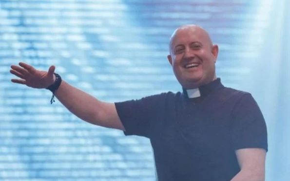 Padre DJ toca na Jornada Mundial da Juventude e viraliza na web. Veja
