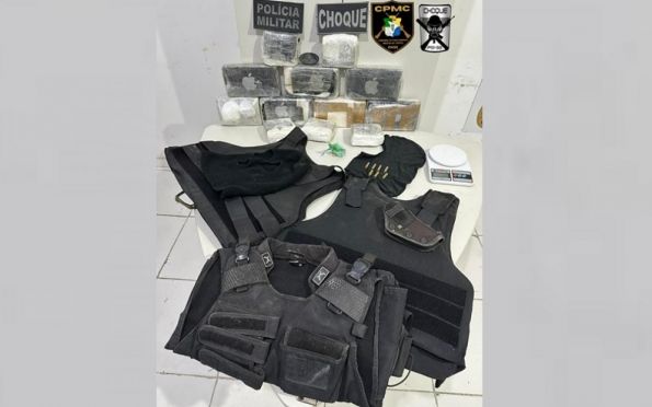 PM encontra10 kg de cocaína e coletes à prova de balas na casa de fugitivo