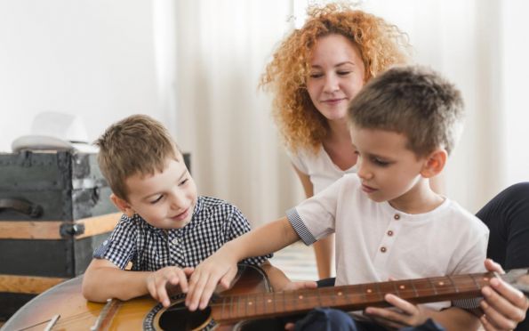 Tocar instrumento na infância oferece benefícios para a memória aos 70