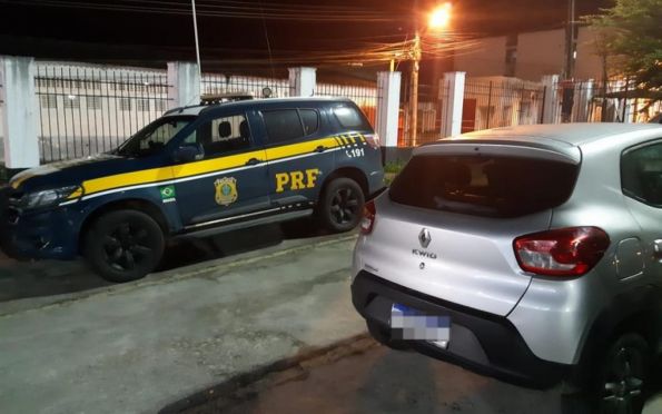 Veículo roubado em Pernambuco é localizado em rodovia de Sergipe