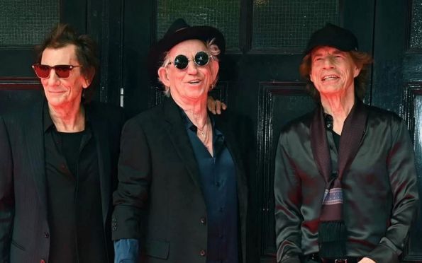 Baterista morto em 2021 participa de novo disco do Rolling Stones