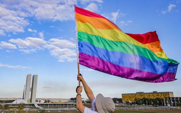 Denúncias de homofobia crescem mais de 90% no 1° semestre de 2023