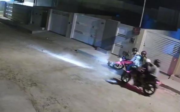 Dupla rouba moto de casal com filhos pequenos em Itabaiana, vídeo