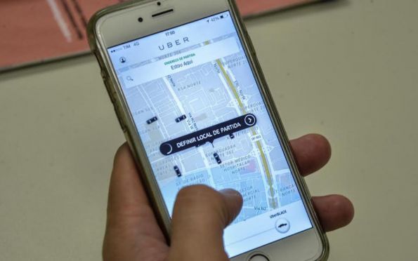 Justiça do Trabalho decide que Uber deverá registrar motoristas