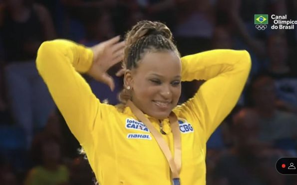 Rebeca Andrade ganha prata nas barras na Copa do Mundo de Paris