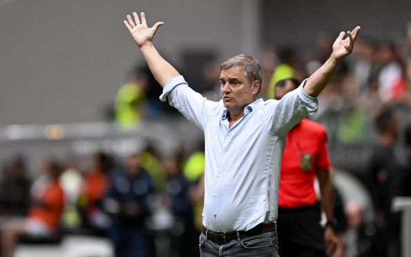 Santos anuncia a demissão do treinador Diego Aguirre após cinco jogos