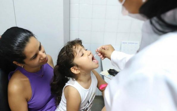 SMS faz alerta sobre a importância de vacinação contra poliomelite