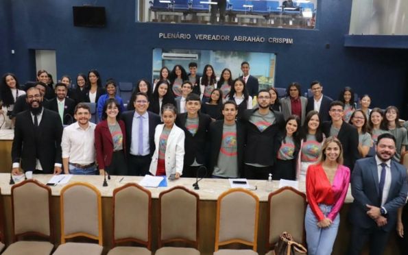  Escola do Legislativo de Aracaju participa de simulação de audiência