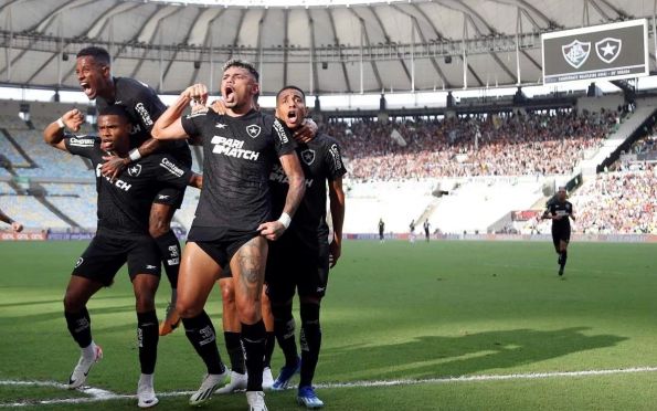 Botafogo ganha do Fluminense e volta a vencer após 5 jogos sem vitória