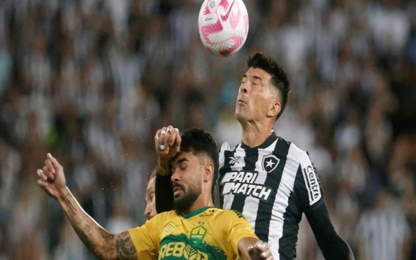 Botafogo perde para Cuiabá e tem 6 pontos de vantagem sobre Palmeiras