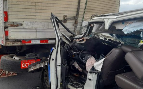 Colisão entre carro e caminhão deixa um ferido em Campo do Brito
