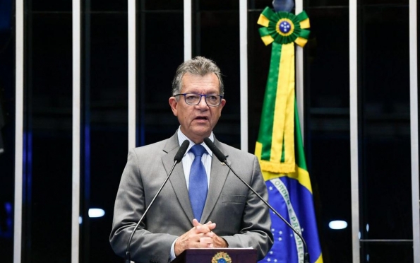 Laércio critica em plenário decisão da Gol de suspender voos para Aracaju