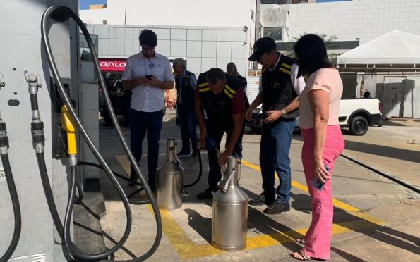 Operação em postos verifica qualidade dos combustíveis, diz Polícia Civil