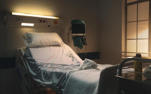 Paciente acorda no hospital depois de ter sido declarado como morto