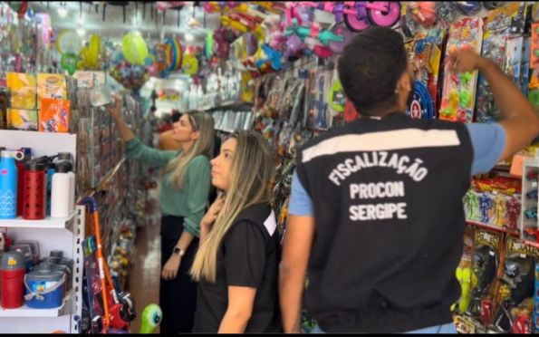 Procon Sergipe fiscaliza lojas de brinquedos de crianças em Aracaju 