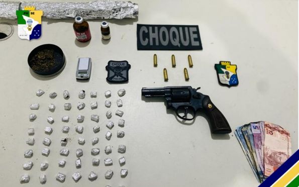 Suspeito de tráfico de drogas e posse de arma é preso no Porto Dantas 