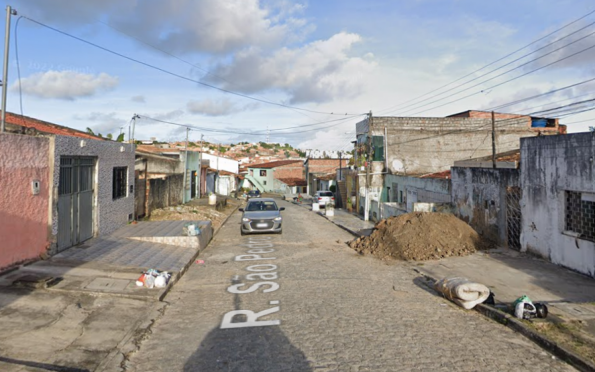 Após discussão, mulher é morta a facadas em rua de Aracaju