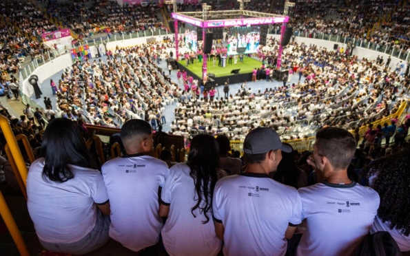 Aulão de revisão do Enem reúne 5 mil estudantes no Constâncio Vieira