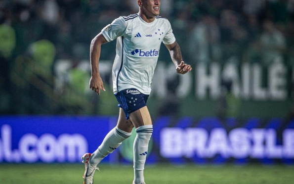 Cruzeiro vence Goiás e respira na luta contra o rebaixamento