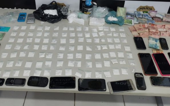 Homem e mulher são presos com mais de 100 pacotes de cocaína na Zona Norte