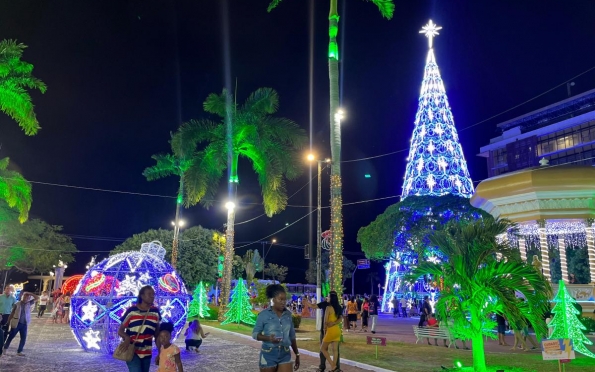 Luzes do Natal Iluminado 2023 são acesas no centro de Aracaju; veja fotos
