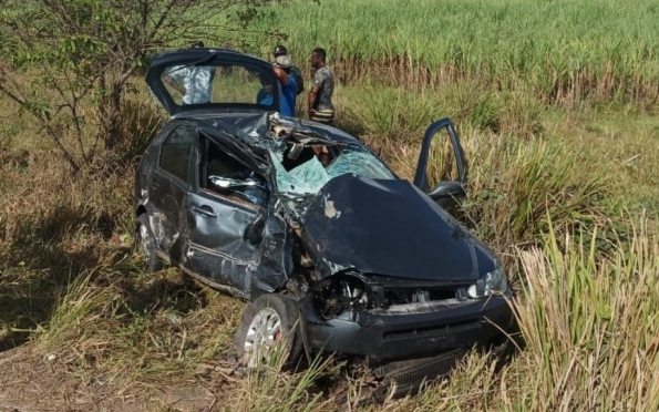 Motorista morre após carro colidir com caminhão tanque em Japaratuba (SE)