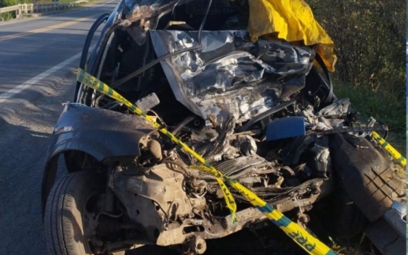 Motorista morre após carro colidir com caminhão na BR-235 em Itabaiana