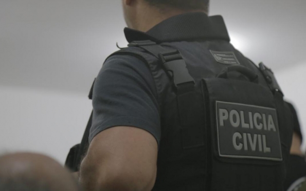 Polícia Civil prende dupla suspeita de vender falso curso militar em Aracaju