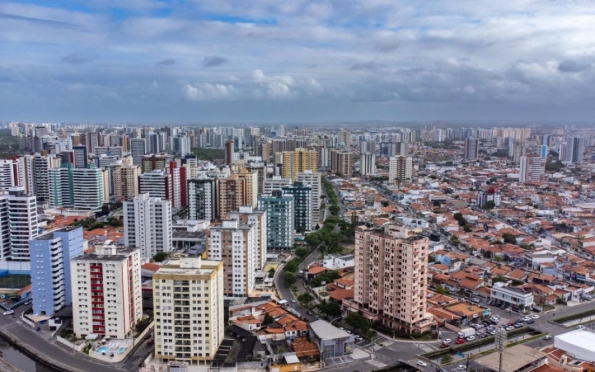 Tempo tem céu nublado e possibilidade de chuva em Aracaju