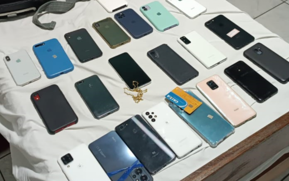 Três suspeitos são presos com 22 celulares furtados no Pré-Caju