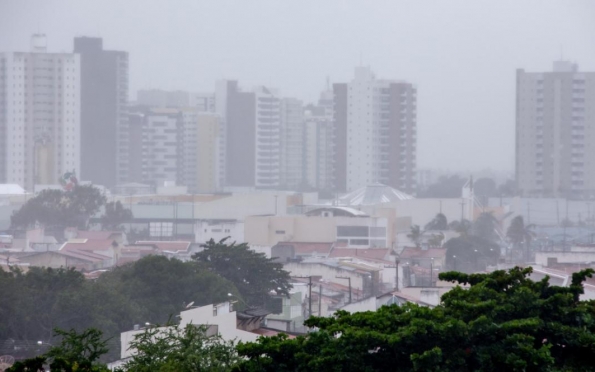 Aracaju tem previsão de chuvas intensas e ventos fortes por até 48 horas