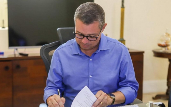 Governo de Sergipe fecha o último dia útil do ano com assinatura de 18 leis